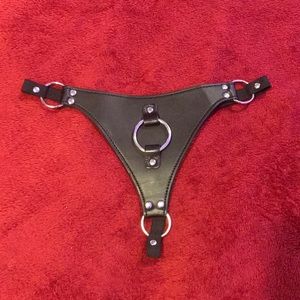 Vegan Leather O-Ring Thong